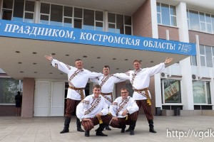 Ансамбль "Уладары" на международном фестивале в Костроме
