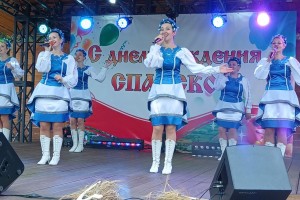"Цвецень" из Волковыска покорил "Яблочный Спас" в Нижегородской области