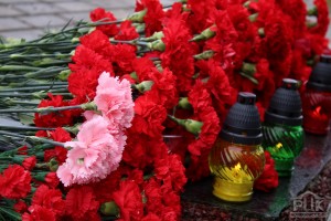 "Живи и помни": Волковыск скорбит в День освобождения узников концлагерей