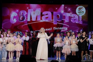 Мелодия весны и нежности: Волковыск посвятил праздничный концерт прекрасным дамам